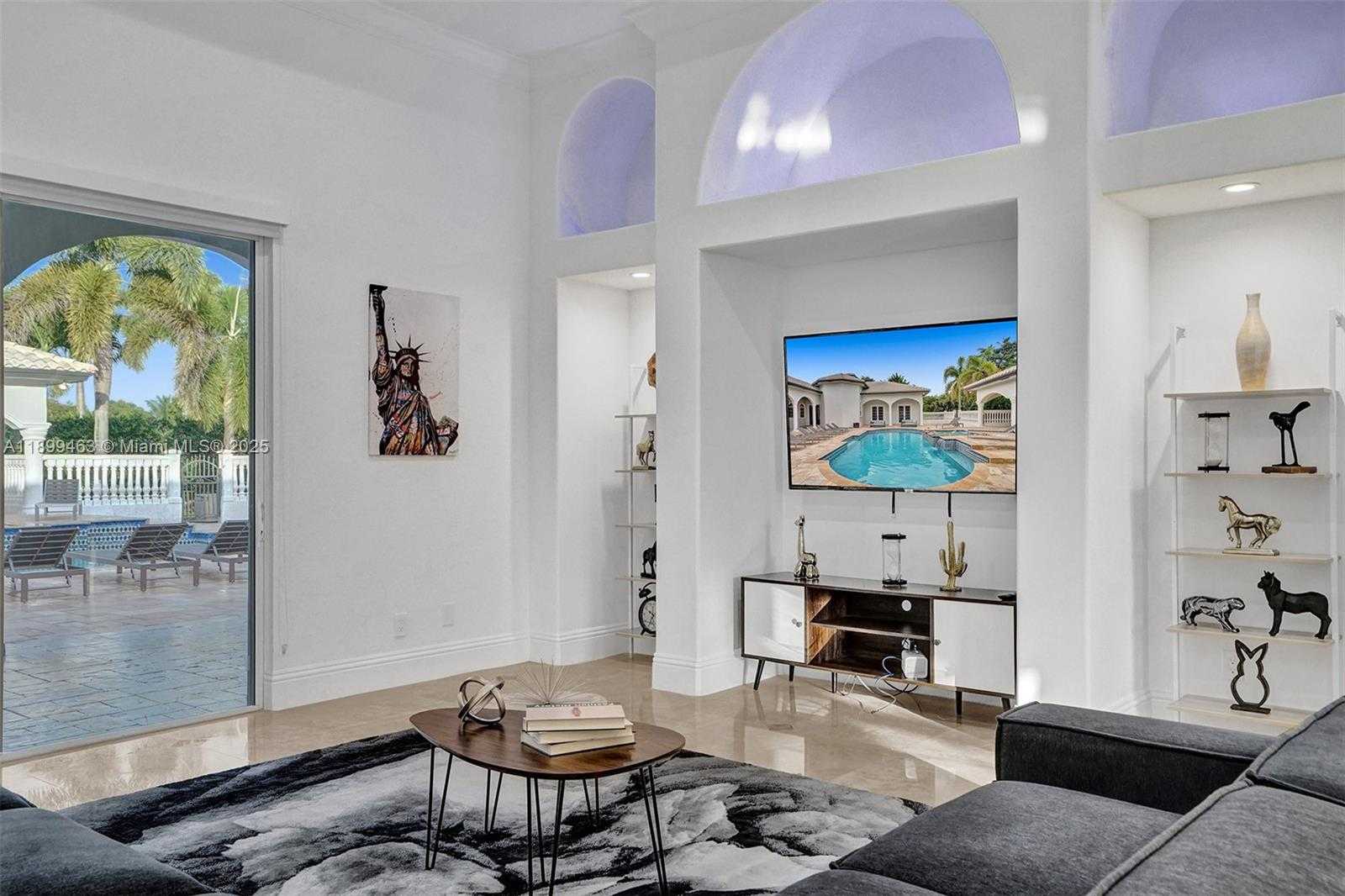 Small Image of 13751 PINE MEADOW CT, Davie Number 34