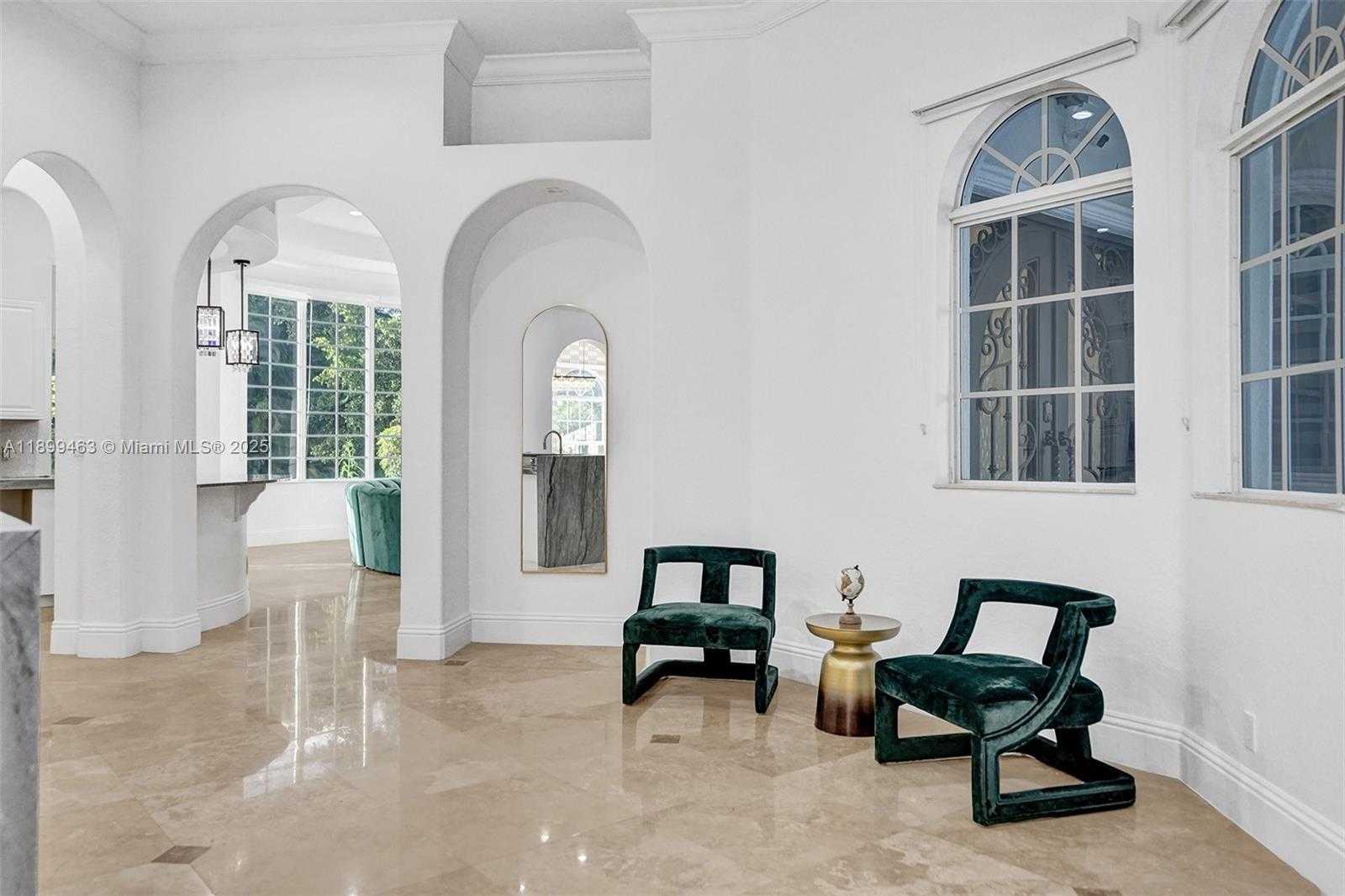 Small Image of 13751 PINE MEADOW CT, Davie Number 35