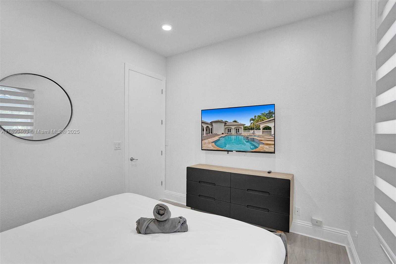 Small Image of 13751 PINE MEADOW CT, Davie Number 39