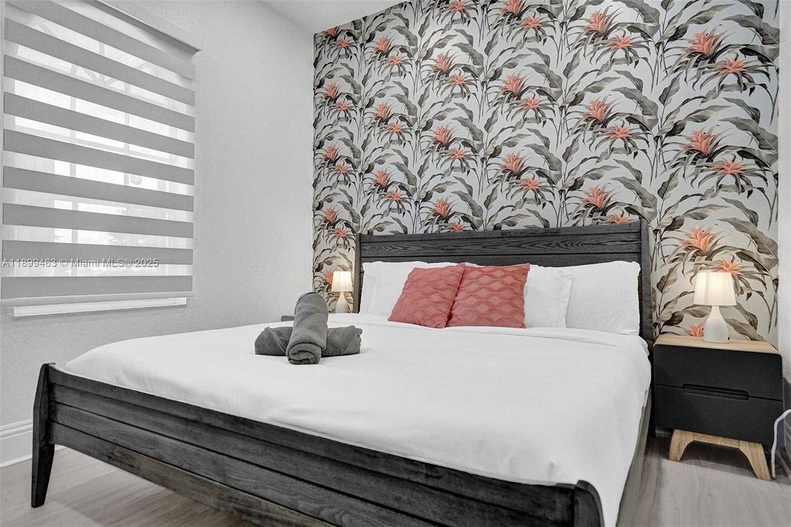 Small Image of 13751 PINE MEADOW CT, Davie Number 40