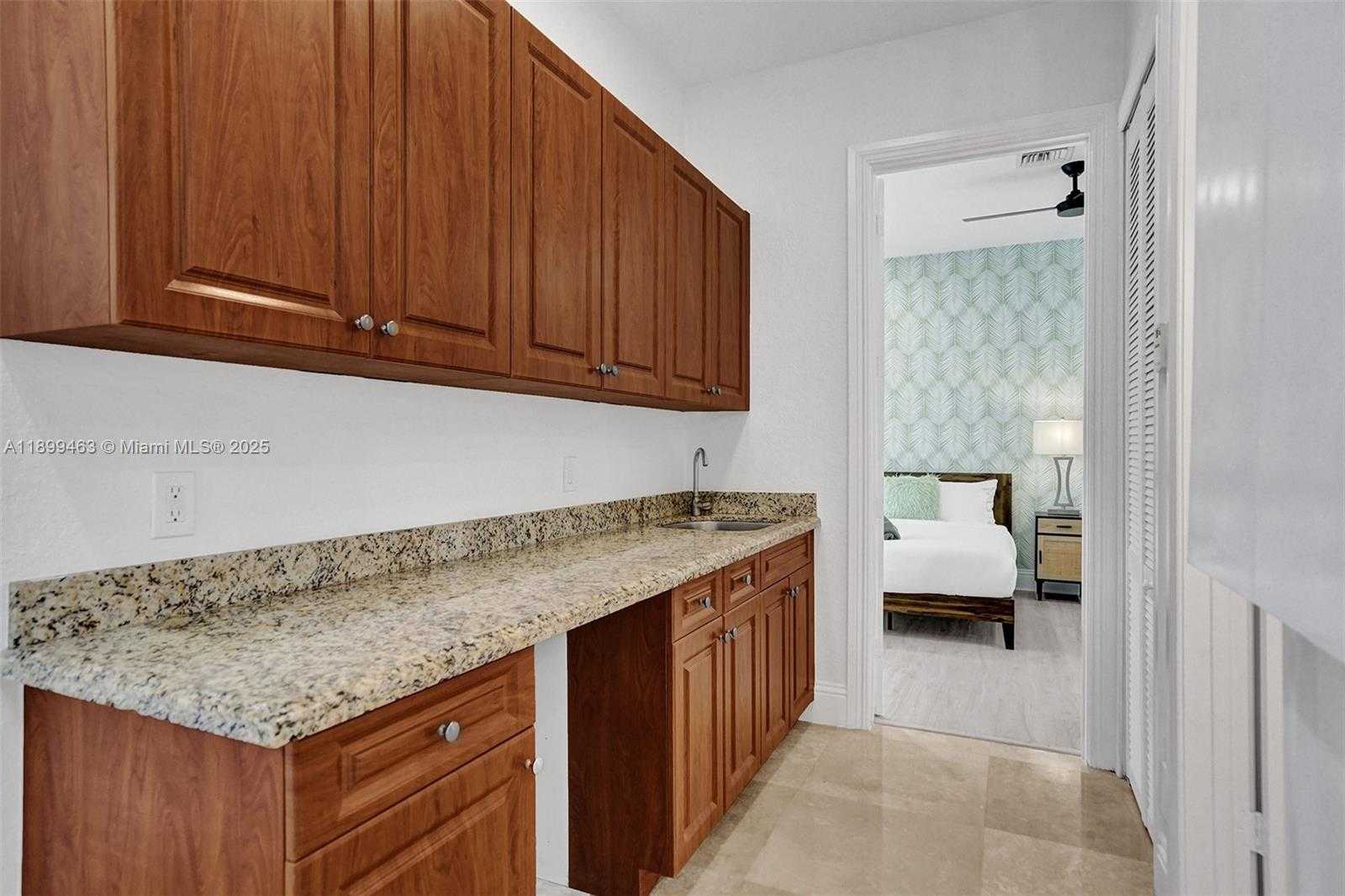 Small Image of 13751 PINE MEADOW CT, Davie Number 41