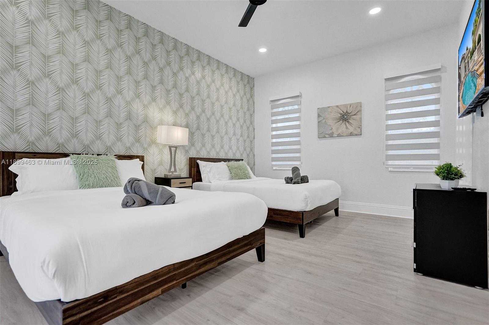 Small Image of 13751 PINE MEADOW CT, Davie Number 43