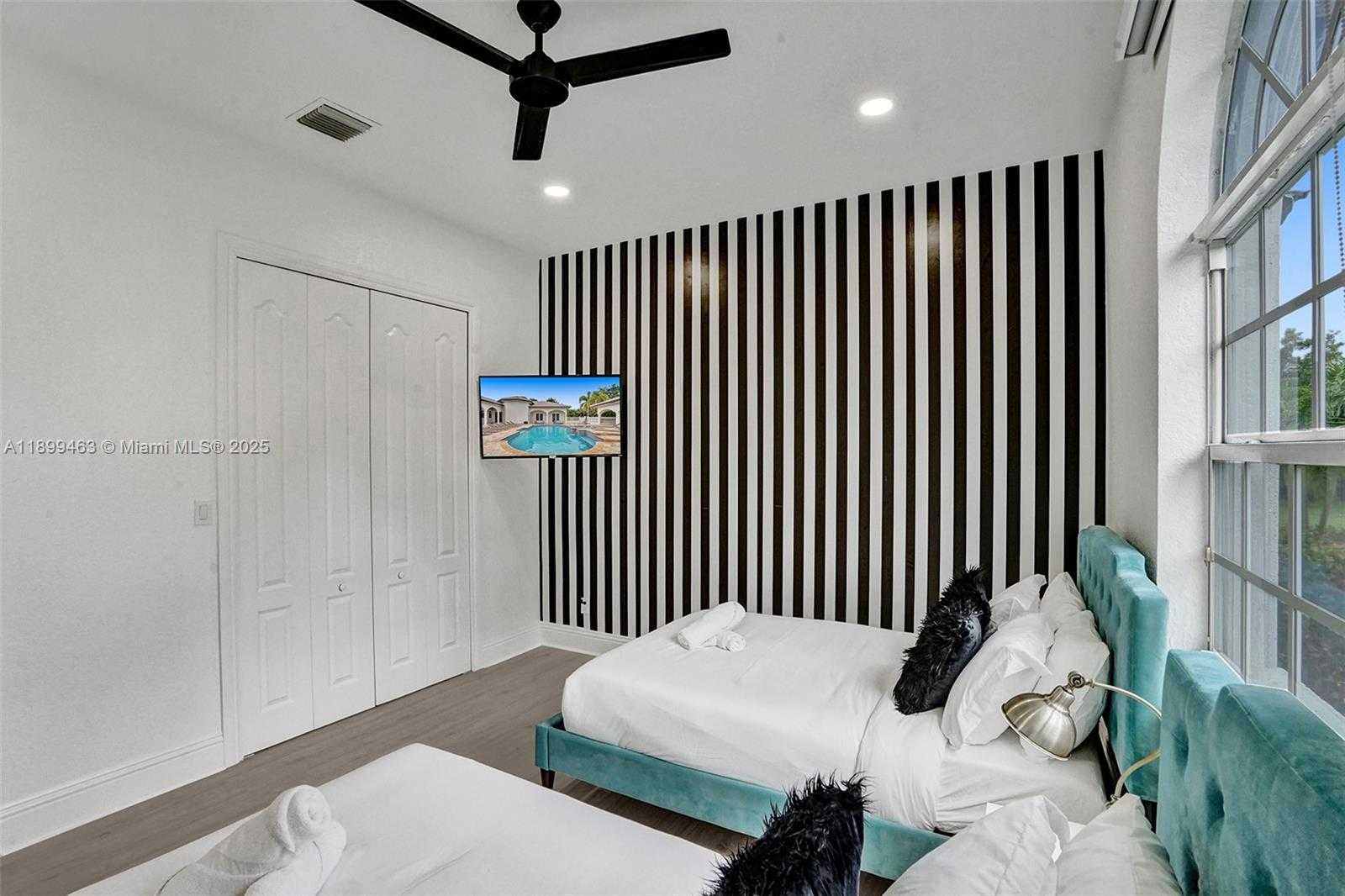 Small Image of 13751 PINE MEADOW CT, Davie Number 59