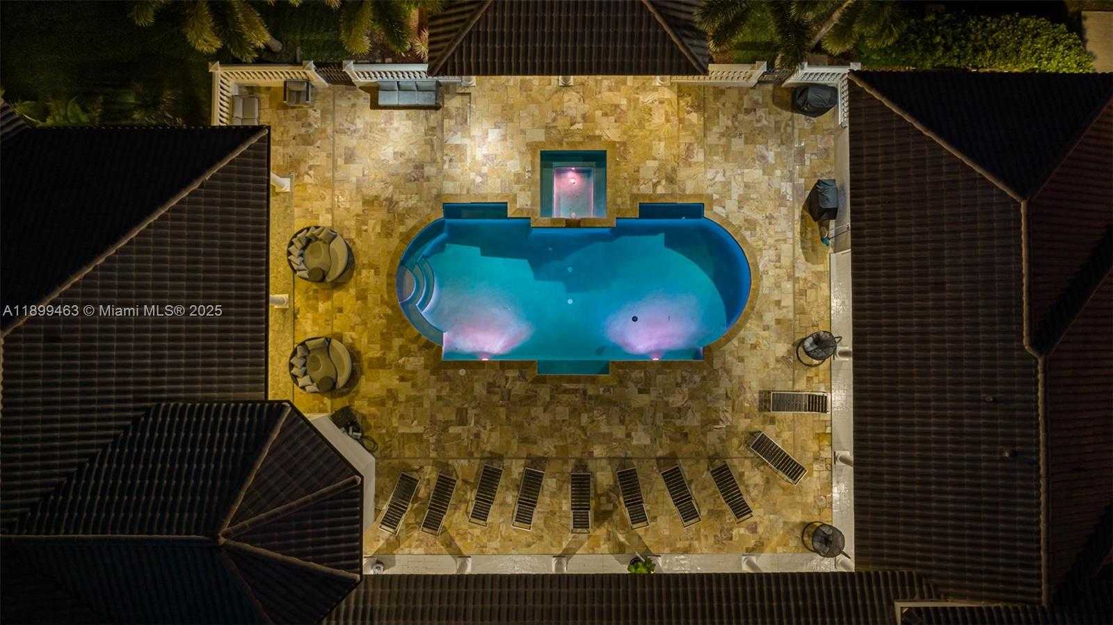 Small Image of 13751 PINE MEADOW CT, Davie Number 7