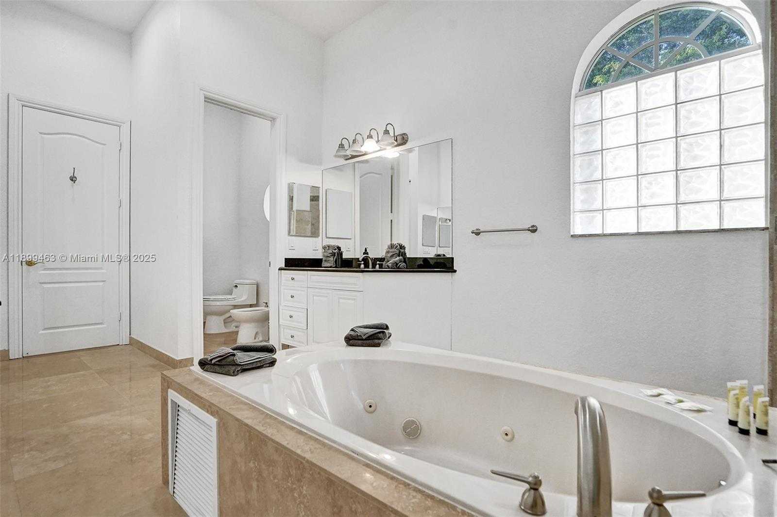 Small Image of 13751 PINE MEADOW CT, Davie Number 83