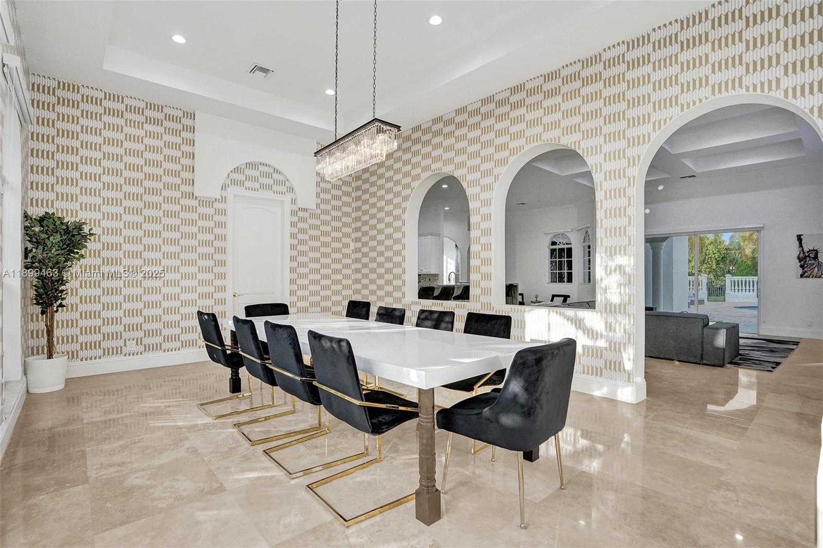 Small Image of 13751 PINE MEADOW CT, Davie Number 9