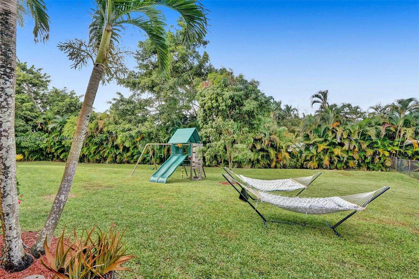 Small Image of 13751 PINE MEADOW CT, Davie Number 91