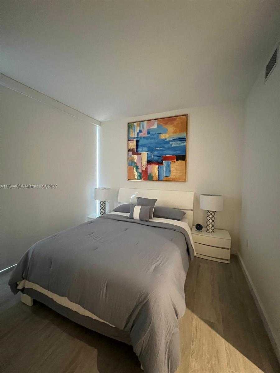 Small Image of 55 SOUTH WEST 9TH ST #3308, Miami Number 5