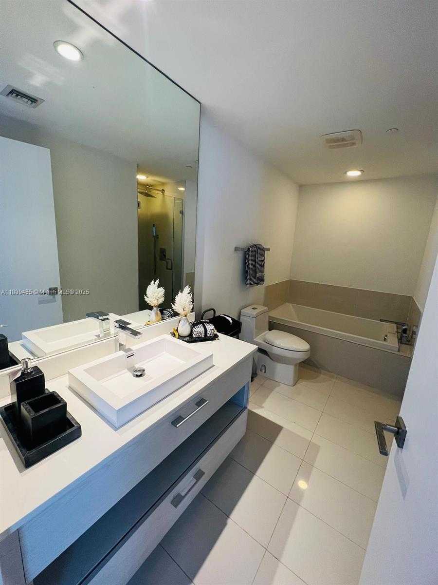 Small Image of 55 SOUTH WEST 9TH ST #3308, Miami Number 9