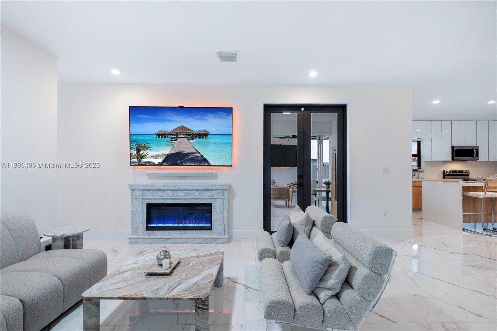 Small Image of 10940 SOUTH WEST 180TH ST, Miami Number 13