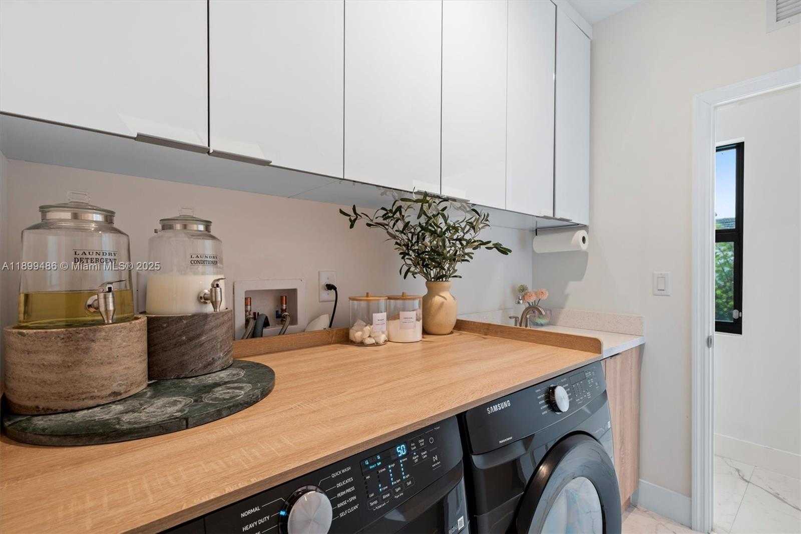 Small Image of 10940 SOUTH WEST 180TH ST, Miami Number 15