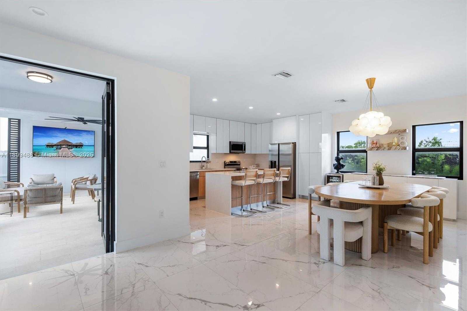 Small Image of 10940 SOUTH WEST 180TH ST, Miami Number 2