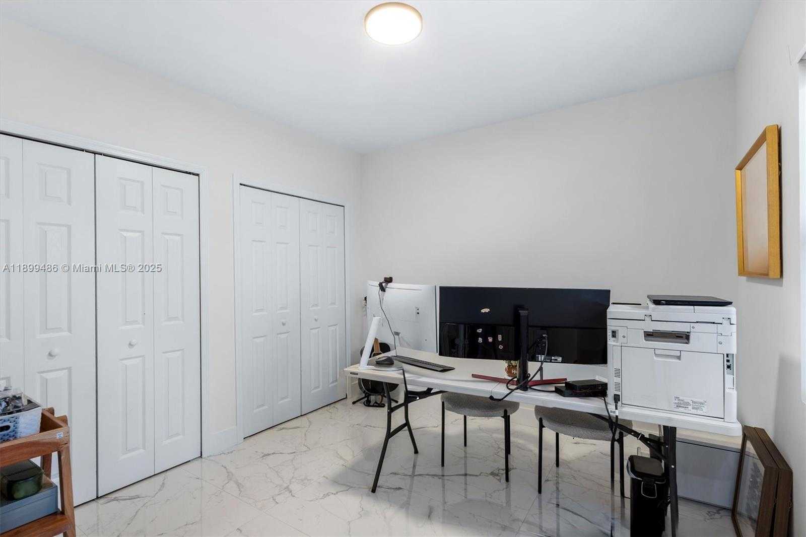 Small Image of 10940 SOUTH WEST 180TH ST, Miami Number 22