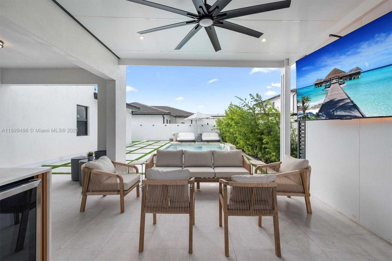 Small Image of 10940 SOUTH WEST 180TH ST, Miami Number 25