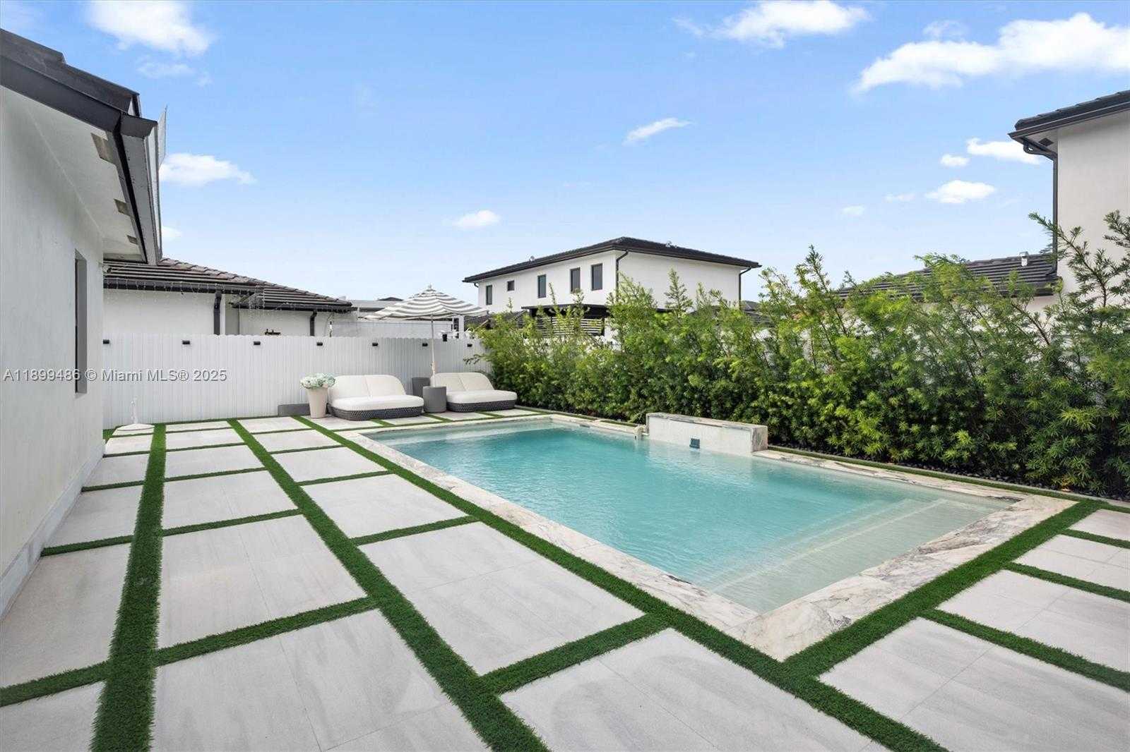 Small Image of 10940 SOUTH WEST 180TH ST, Miami Number 3