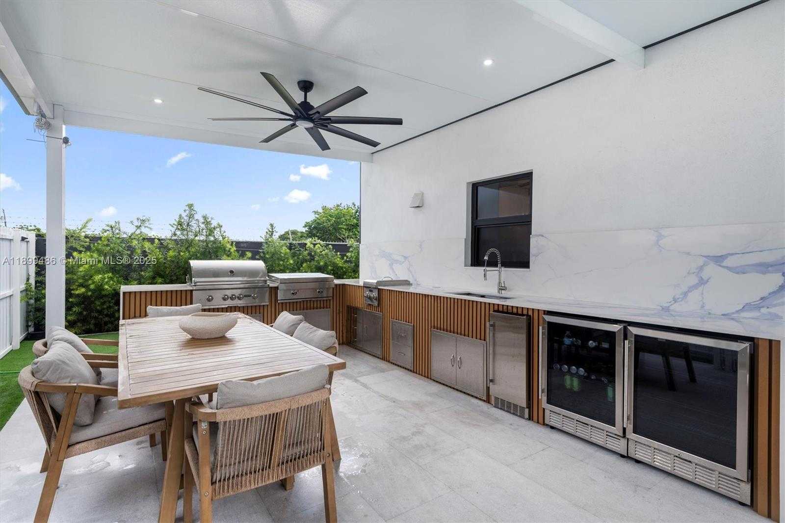 Small Image of 10940 SOUTH WEST 180TH ST, Miami Number 4