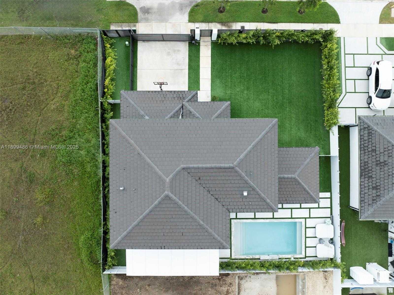 Small Image of 10940 SOUTH WEST 180TH ST, Miami Number 8