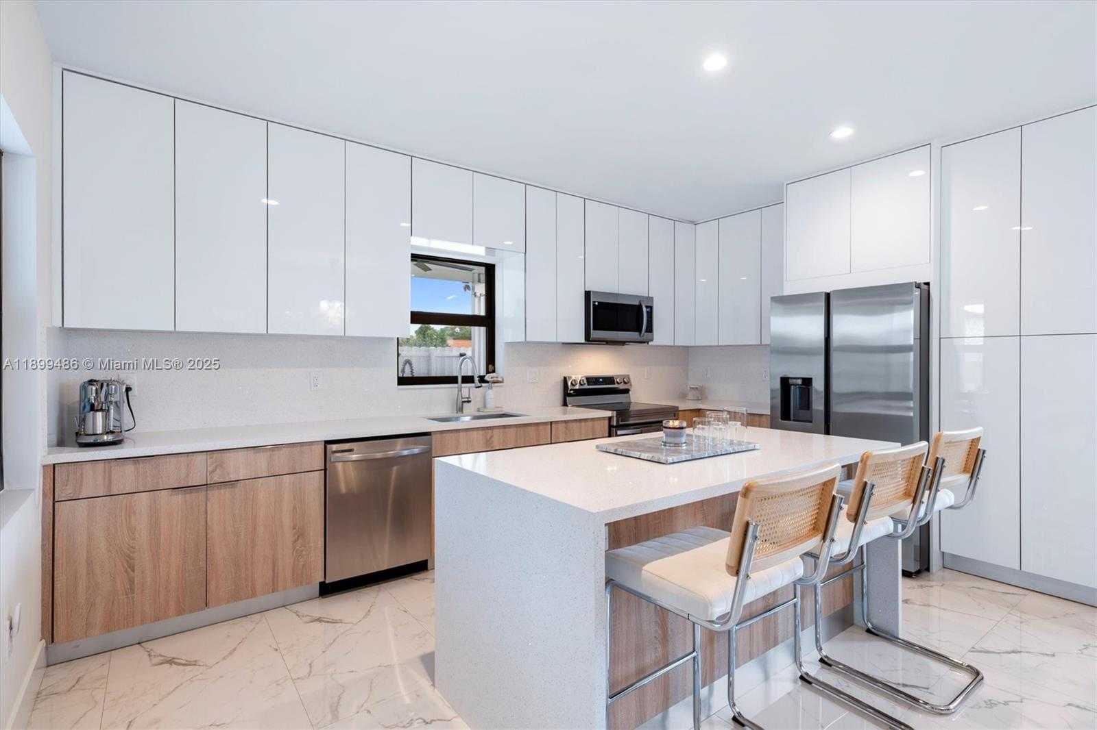 Small Image of 10940 SOUTH WEST 180TH ST, Miami Number 9