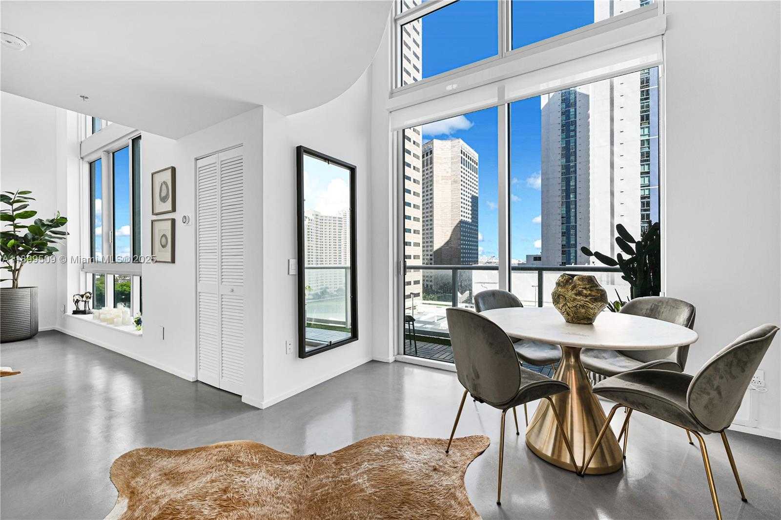 Small Image of 300 SOUTH BISCAYNE BLVD #L-1232, Miami Number 13