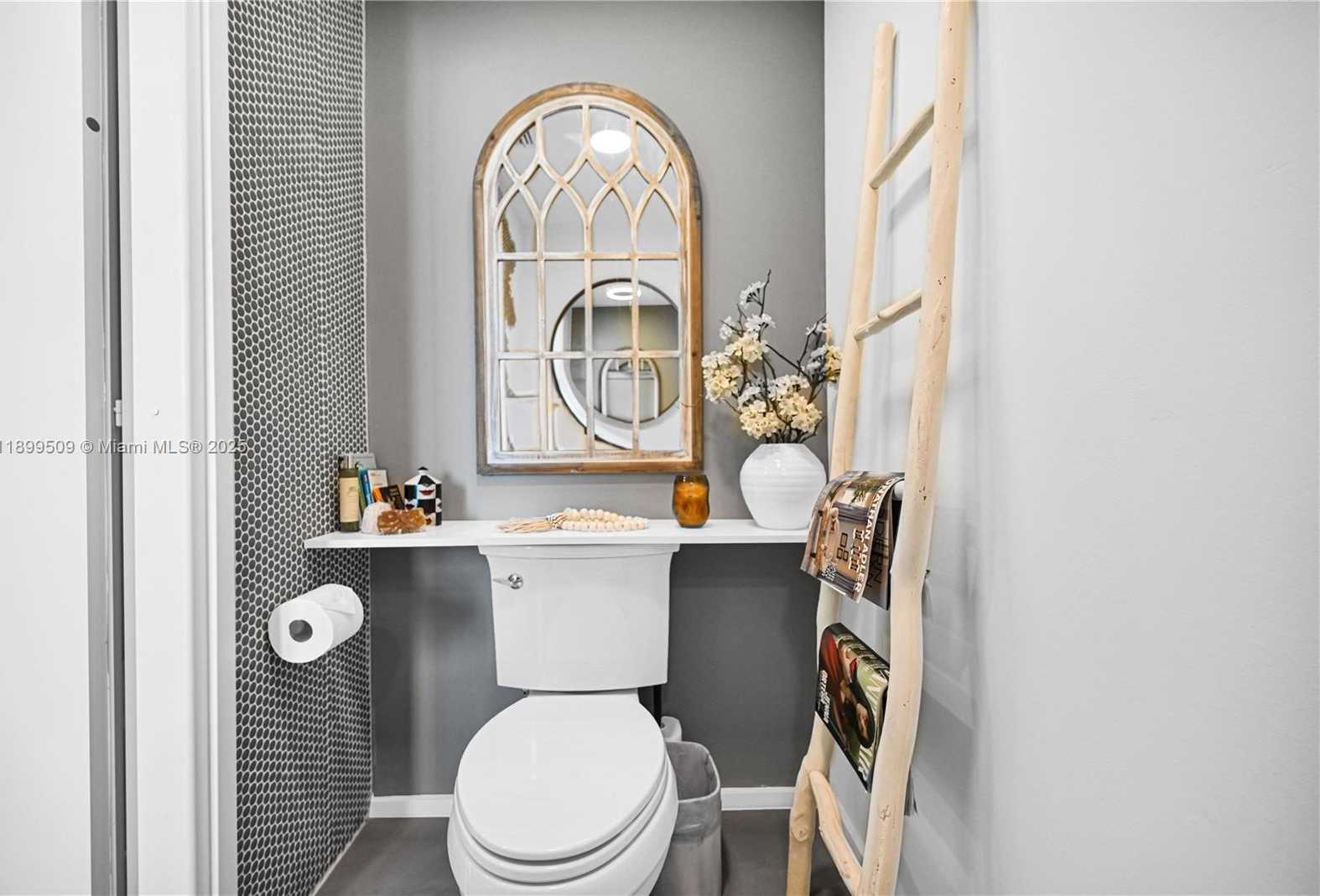 Small Image of 300 SOUTH BISCAYNE BLVD #L-1232, Miami Number 22