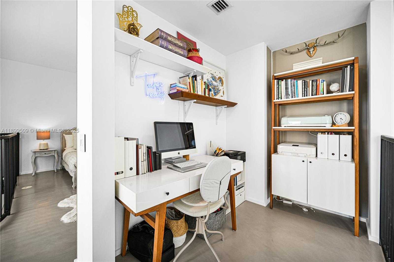 Small Image of 300 SOUTH BISCAYNE BLVD #L-1232, Miami Number 29