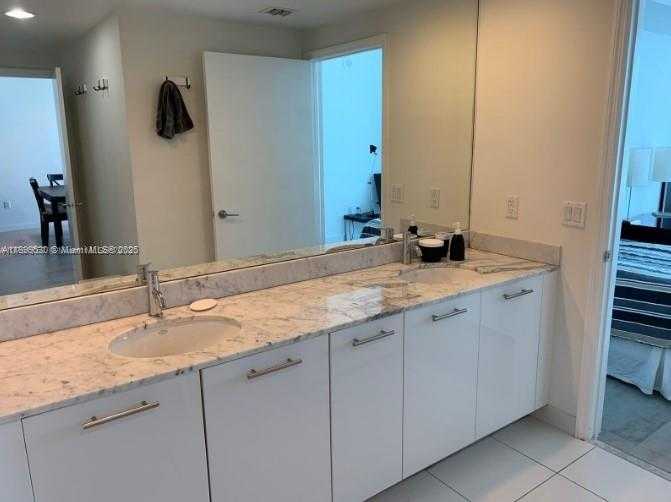 Small Image of 55 SOUTH EAST 6TH ST #3003, Miami Number 6