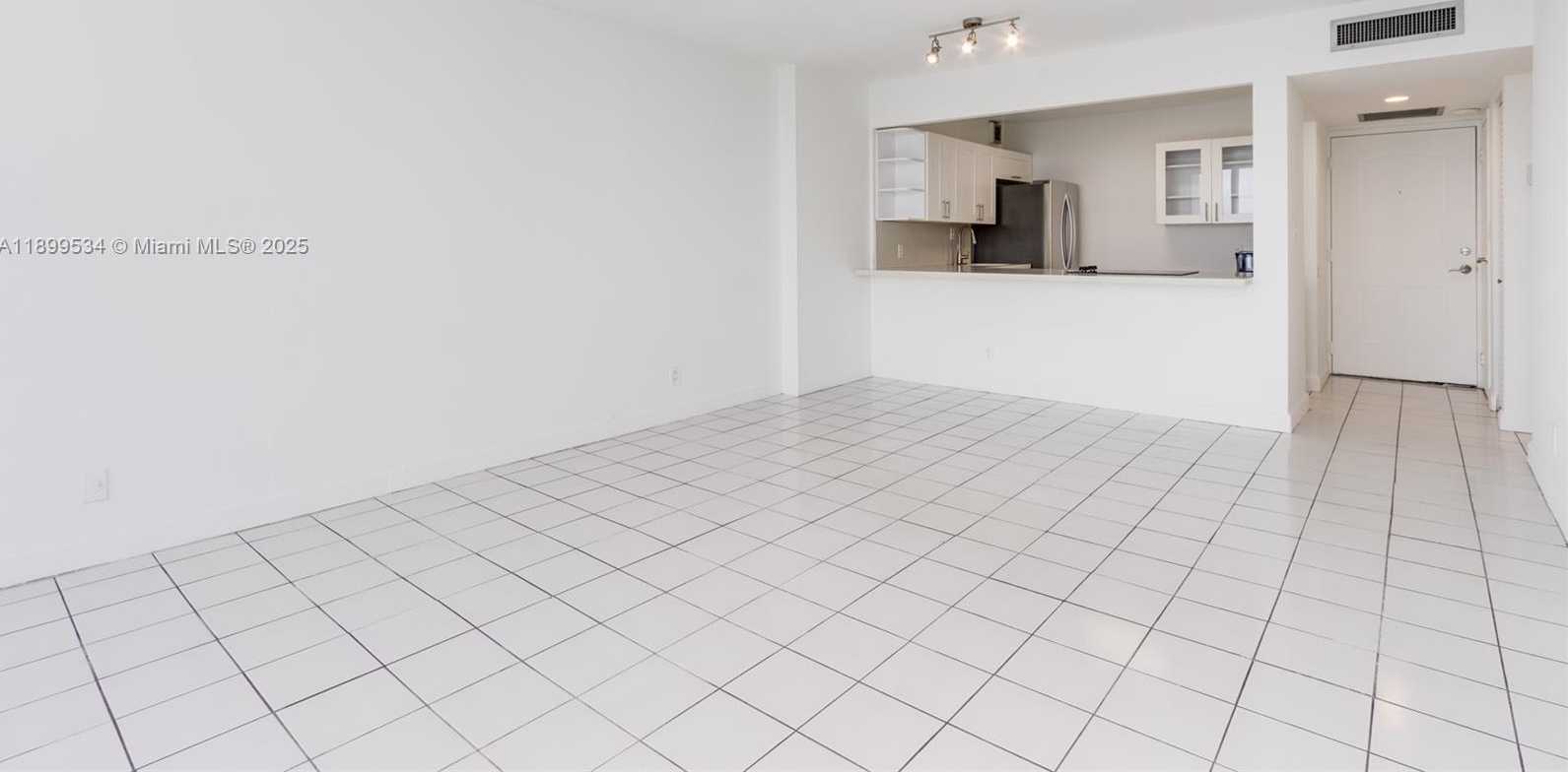 Small Image of 100 BAYVIEW DR #1102, Sunny Isles Beach Number 13