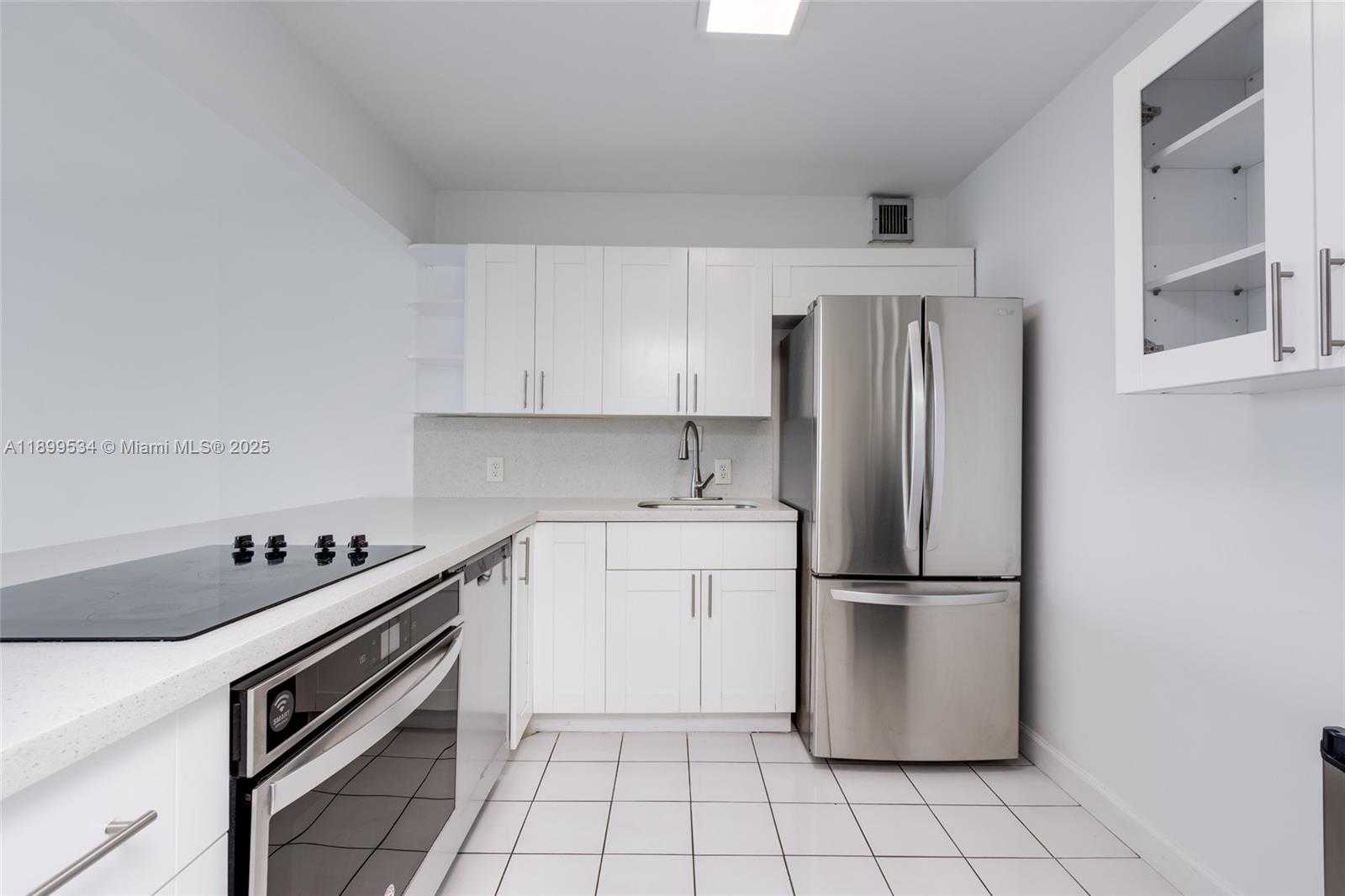 Small Image of 100 BAYVIEW DR #1102, Sunny Isles Beach Number 15