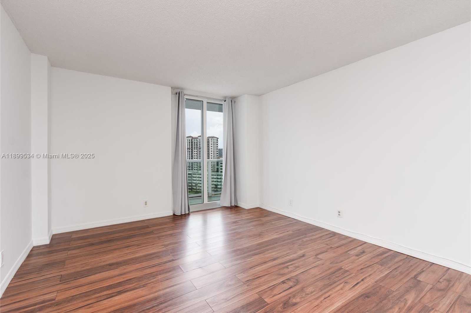 Small Image of 100 BAYVIEW DR #1102, Sunny Isles Beach Number 24