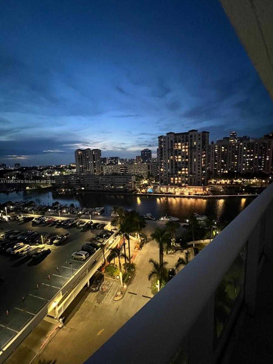 Small Image of 100 BAYVIEW DR #1102, Sunny Isles Beach Number 31