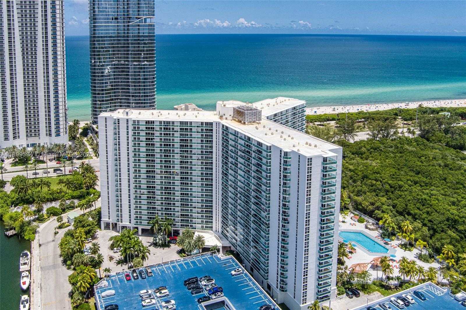 Small Image of 100 BAYVIEW DR #1102, Sunny Isles Beach Number 6