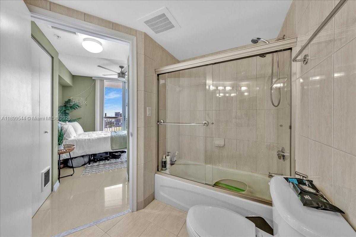 Small Image of 1750 NORTH BAYSHORE DR #2015, Miami Number 12