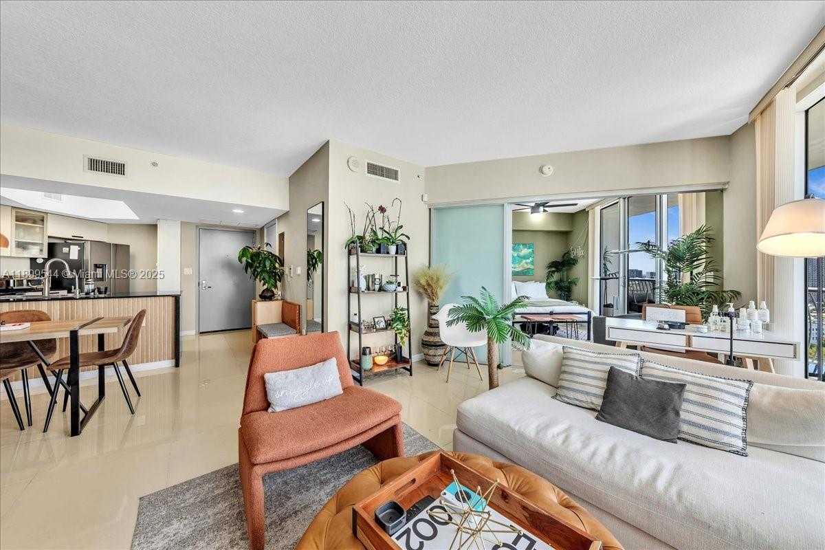 Small Image of 1750 NORTH BAYSHORE DR #2015, Miami Number 7