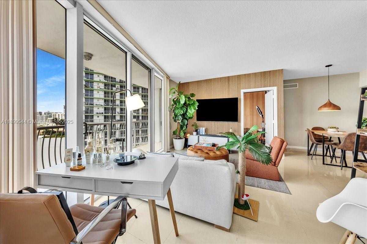 Small Image of 1750 NORTH BAYSHORE DR #2015, Miami Number 8