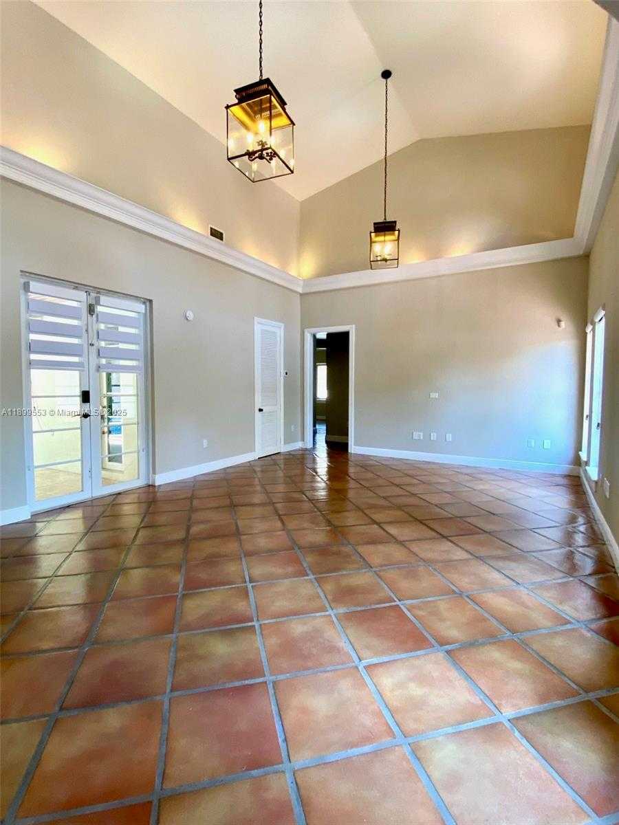 Small Image of 16208 NORTH WEST 83RD PL, Miami Lakes Number 12