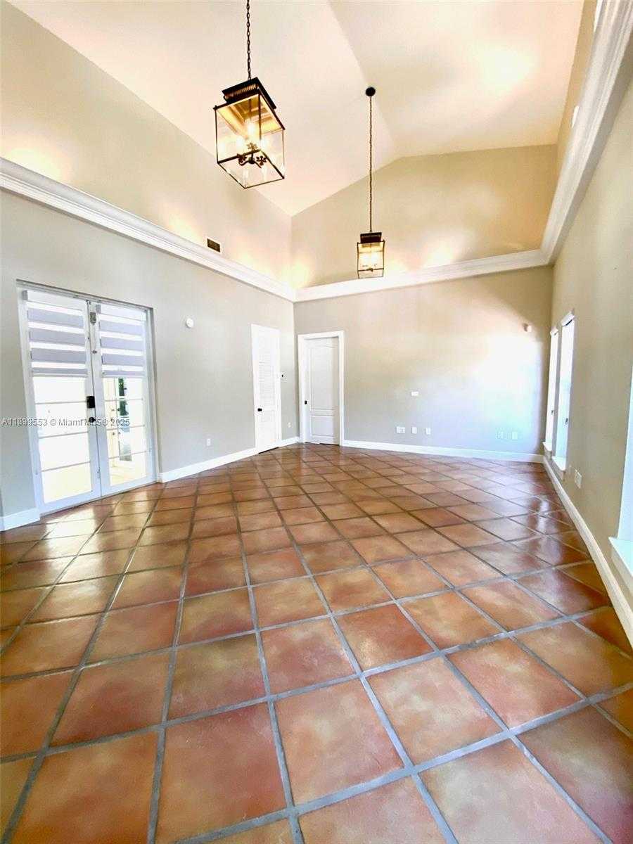 Small Image of 16208 NORTH WEST 83RD PL, Miami Lakes Number 13