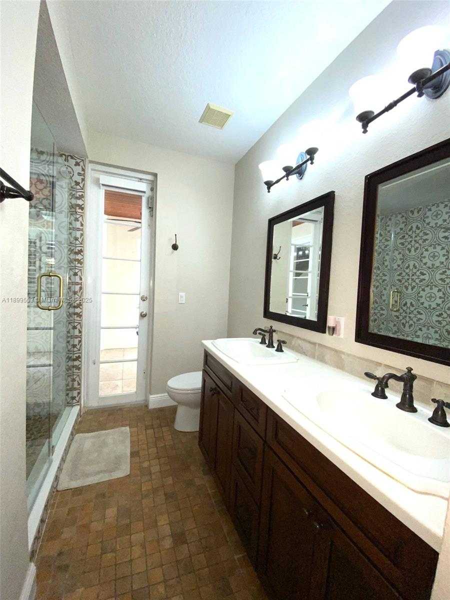 Small Image of 16208 NORTH WEST 83RD PL, Miami Lakes Number 24