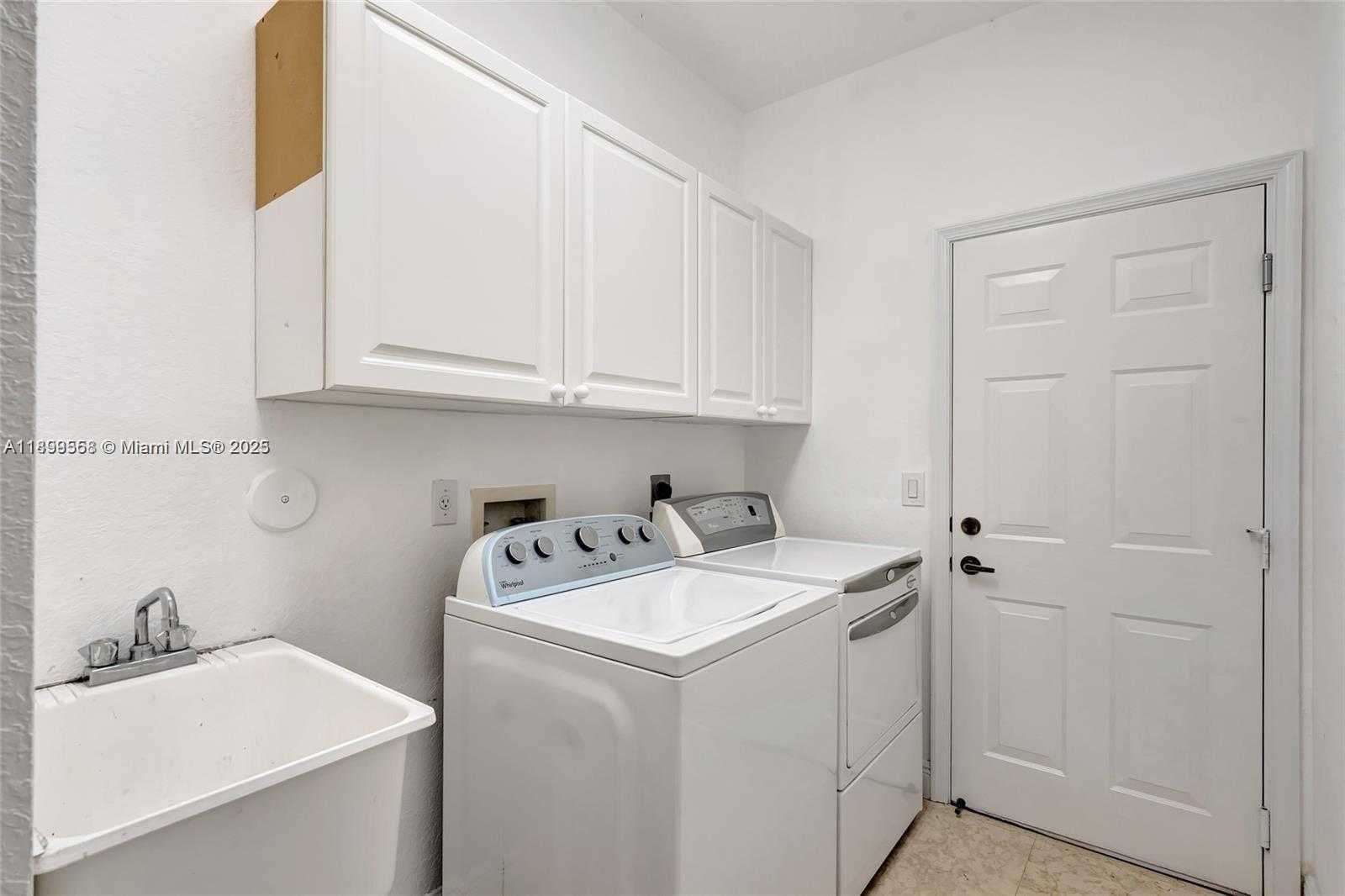 Small Image of 1709 VICTORIA POINTE CIR #00, Weston Number 22