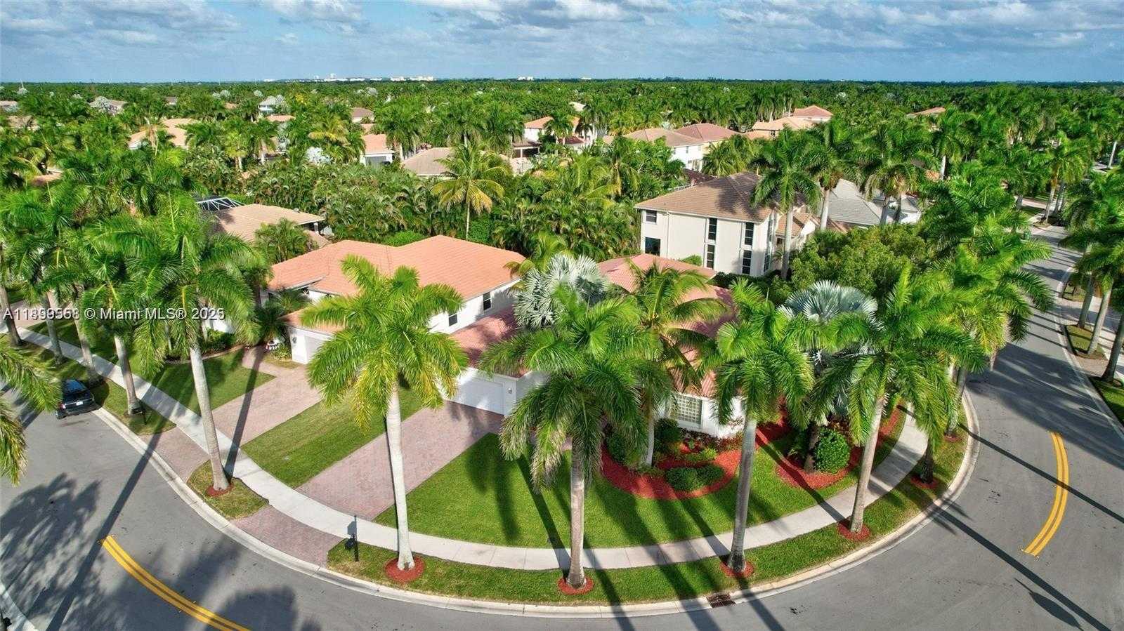 Small Image of 1709 VICTORIA POINTE CIR #00, Weston Number 25