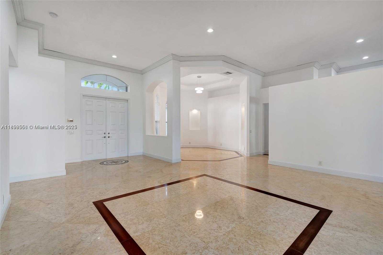 Small Image of 1709 VICTORIA POINTE CIR #00, Weston Number 6