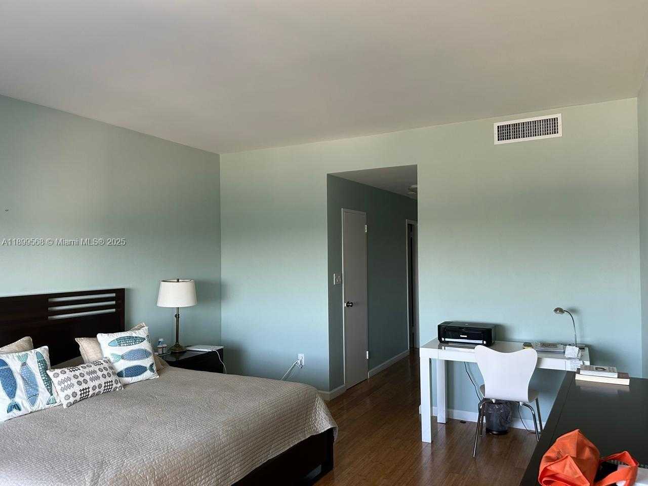 Small Image of 4925 COLLINS AVE #5G, Miami Beach Number 11