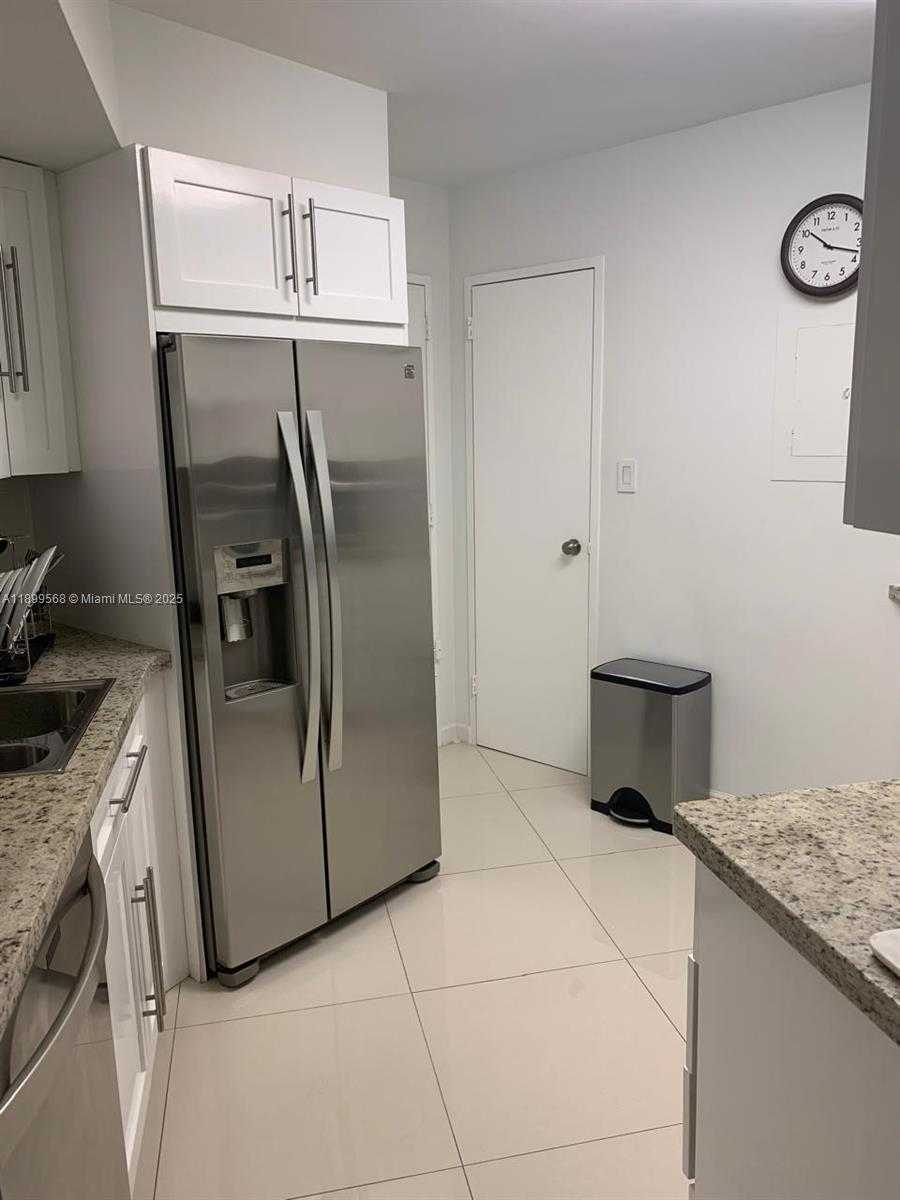 Small Image of 4925 COLLINS AVE #5G, Miami Beach Number 14