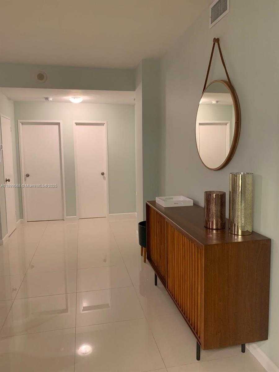Small Image of 4925 COLLINS AVE #5G, Miami Beach Number 15