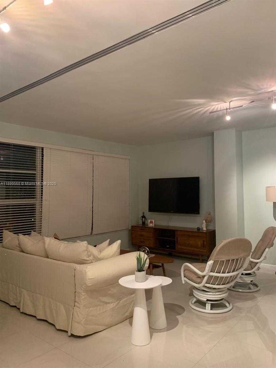 Small Image of 4925 COLLINS AVE #5G, Miami Beach Number 17