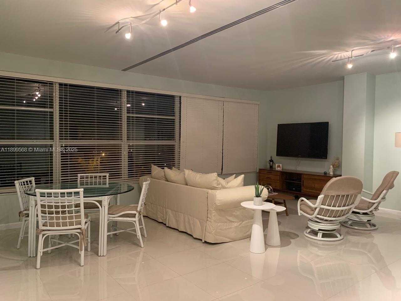 Small Image of 4925 COLLINS AVE #5G, Miami Beach Number 19