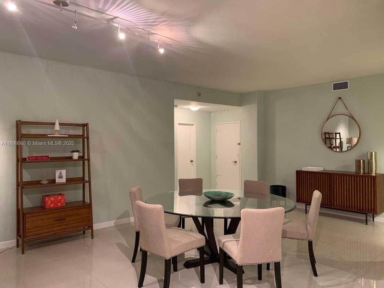 Small Image of 4925 COLLINS AVE #5G, Miami Beach Number 20