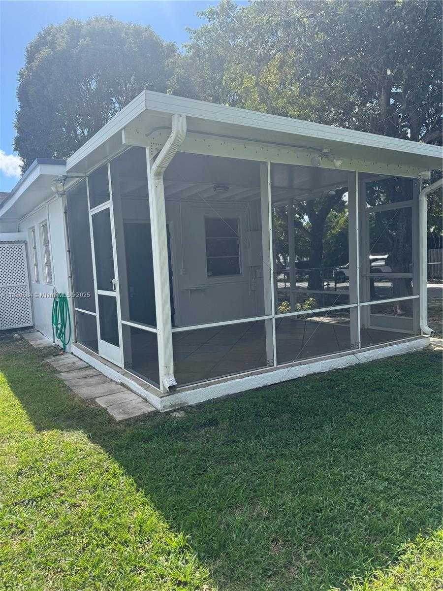 Small Image of 5451 SOUTH WEST 6TH ST #1, Miami Number 13