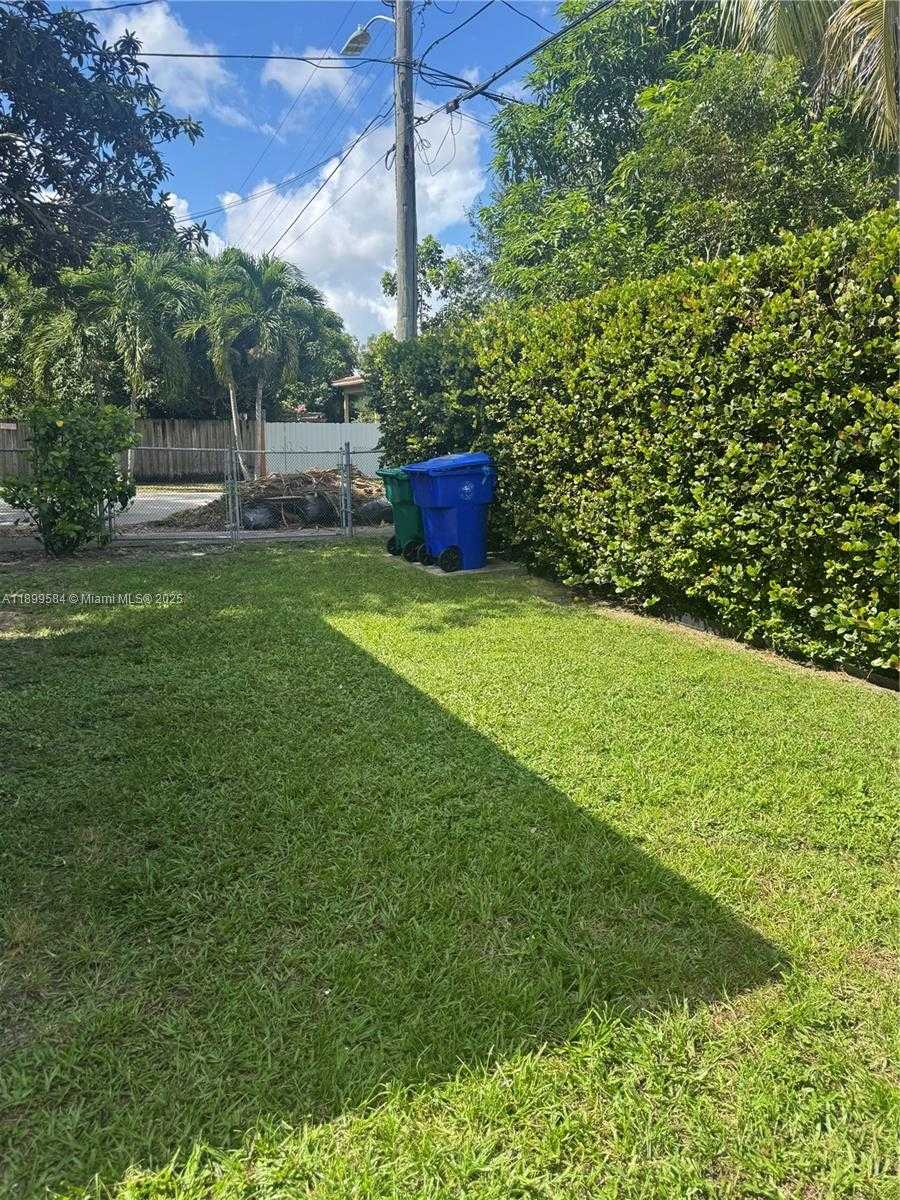 Small Image of 5451 SOUTH WEST 6TH ST #1, Miami Number 18
