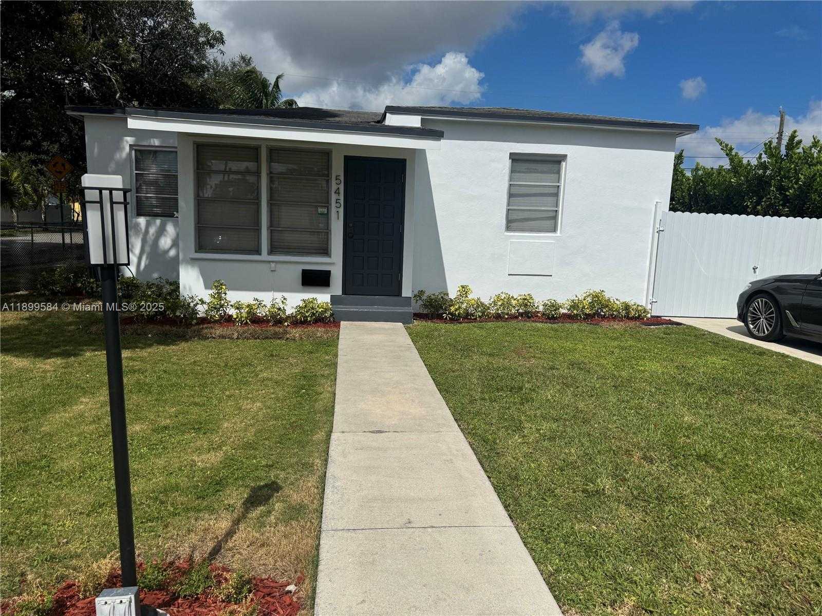 Small Image of 5451 SOUTH WEST 6TH ST #1, Miami Number 3