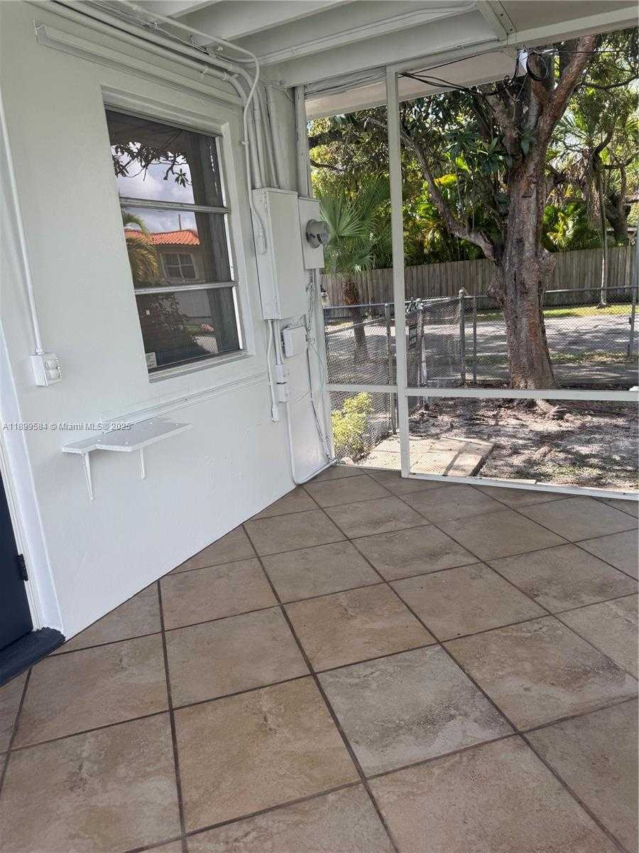 Small Image of 5451 SOUTH WEST 6TH ST #1, Miami Number 7